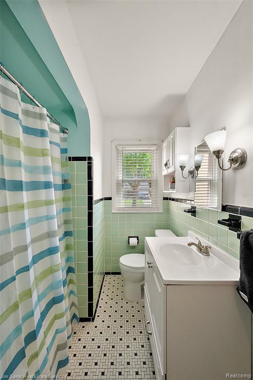 2371 Allard Avenue, Grosse Pointe Woods, MI 48236 — Photo 17