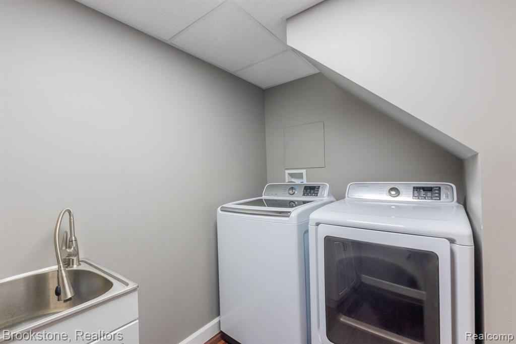406 5TH Street, Fenton, MI 48430 — Photo 31