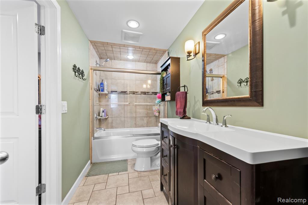 22303 Knollwood Drive, Flat Rock, MI 48134 — Photo 22