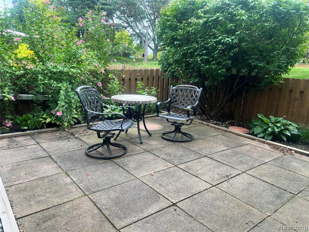 1587 Brentwood Drive, Troy, MI 48098 — Photo 17