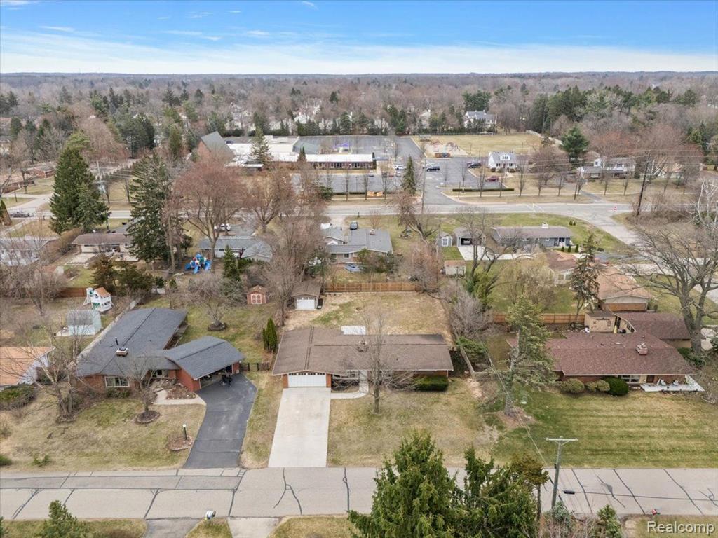 2068 GLENCOVE Road, Wolverine Lake, MI 48390 — Photo 43