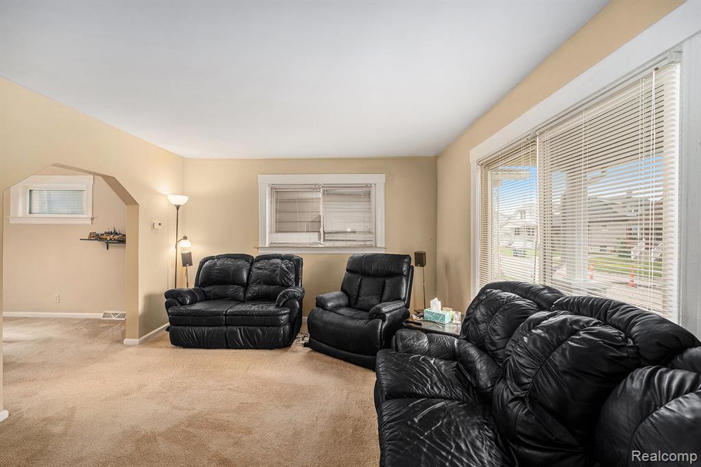 701 Cleophus Parkway, Lincoln Park, MI 48146 — Photo 4