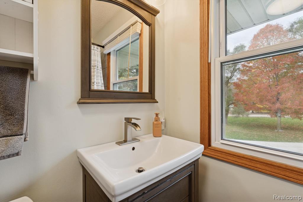 7233 W Lange Road, Fowlerville, MI 48836 — Photo 32