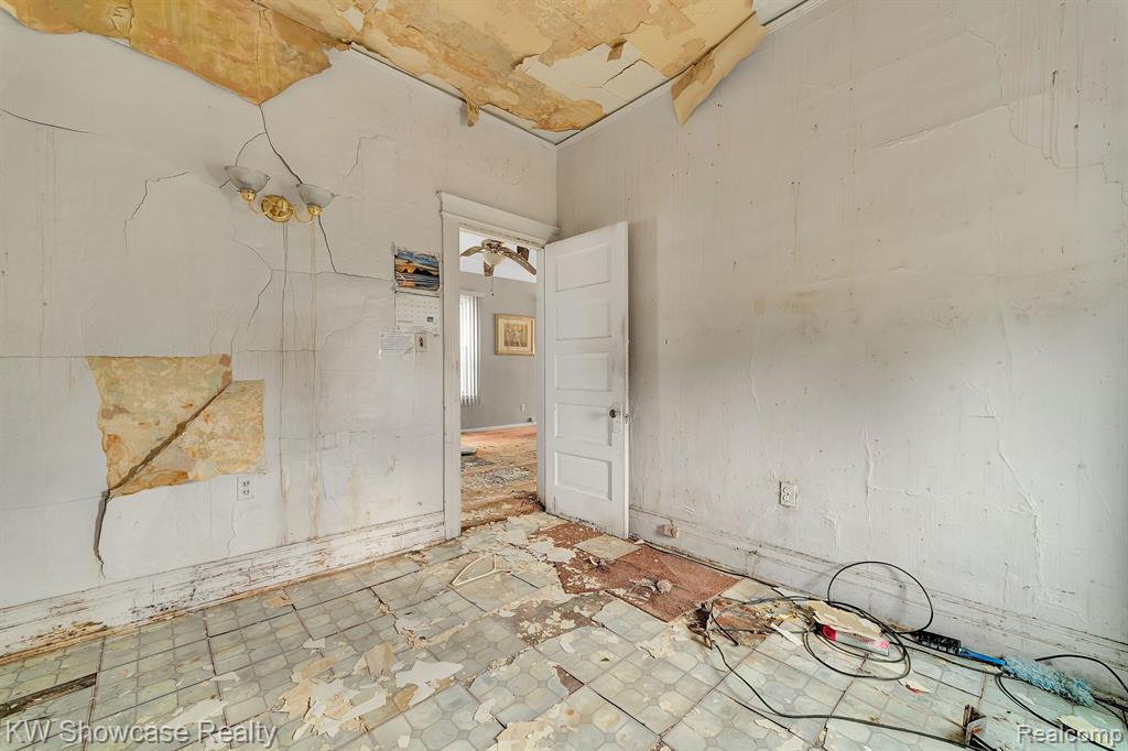 5593 CADILLAC Avenue, Detroit, MI 48213 — Photo 43
