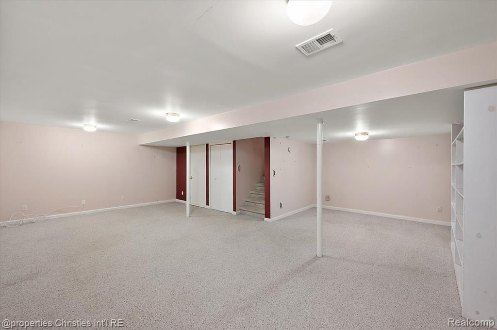 955 Rikki Ann, Wixom, MI 48393 — Photo 43