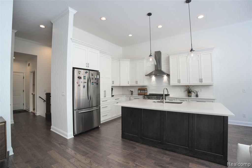 54311 Lawson Creek Drive, Utica, MI 48316 — Photo 8