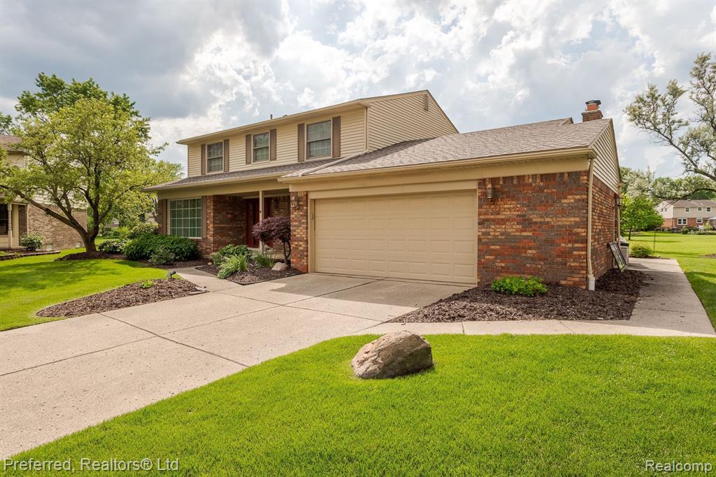 41130 WHITE HAVEN Court, Northville, MI 48168 — Photo 2
