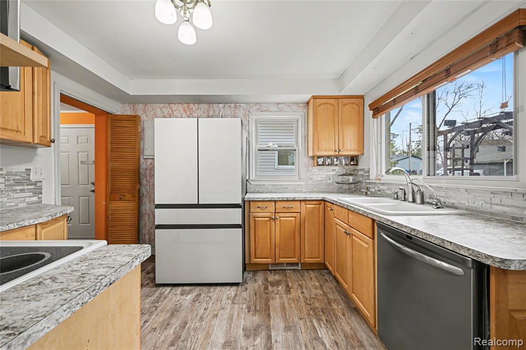 937 Marvell Place, Waterford, MI 48327 — Photo 5