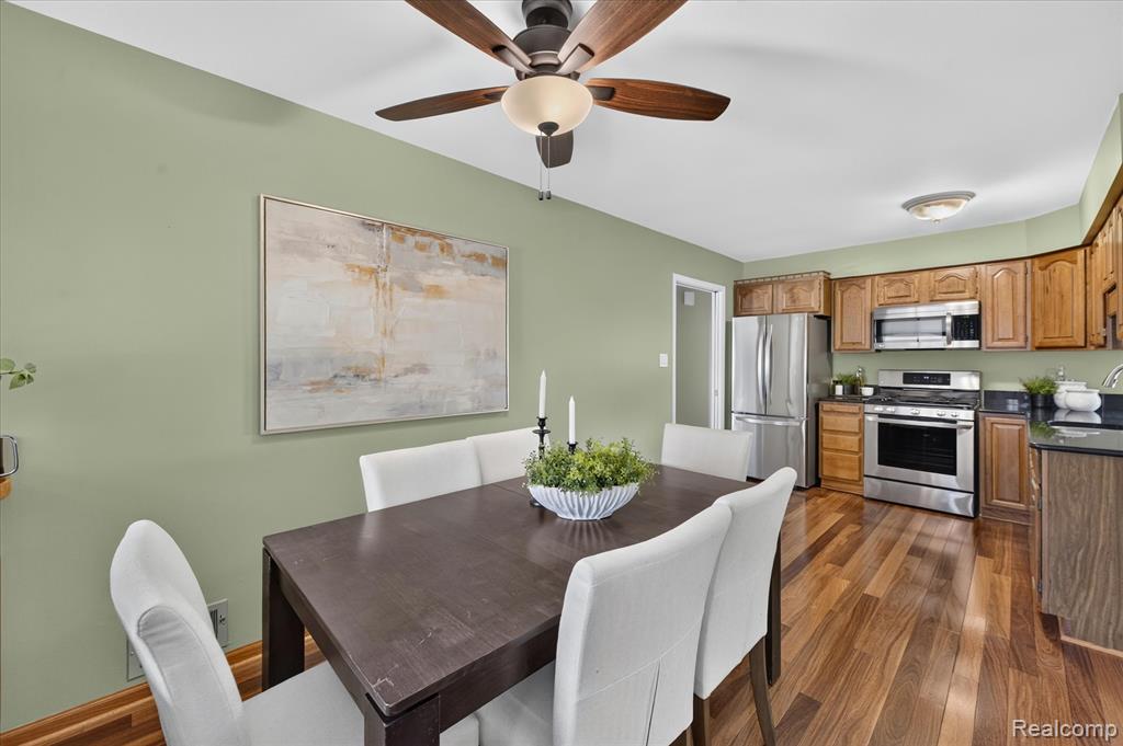 7026 London Court, Canton, MI 48187 — Photo 18