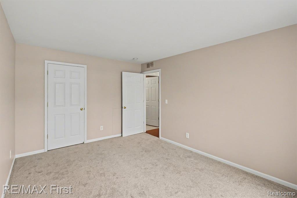 46124 Allenton Drive, Macomb, MI 48044 — Photo 10