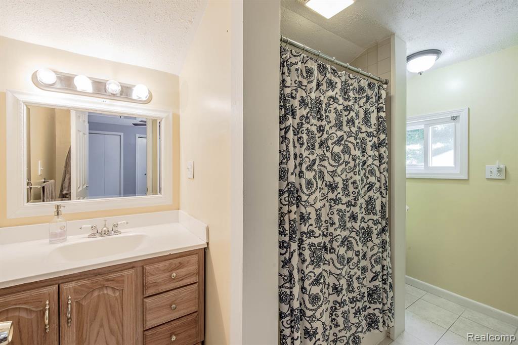 3971 S Shore Drive, Lapeer, MI 48446 — Photo 50