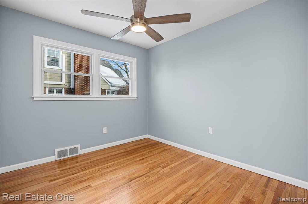13344 Hart Avenue, Huntington Woods, MI — Photo 24