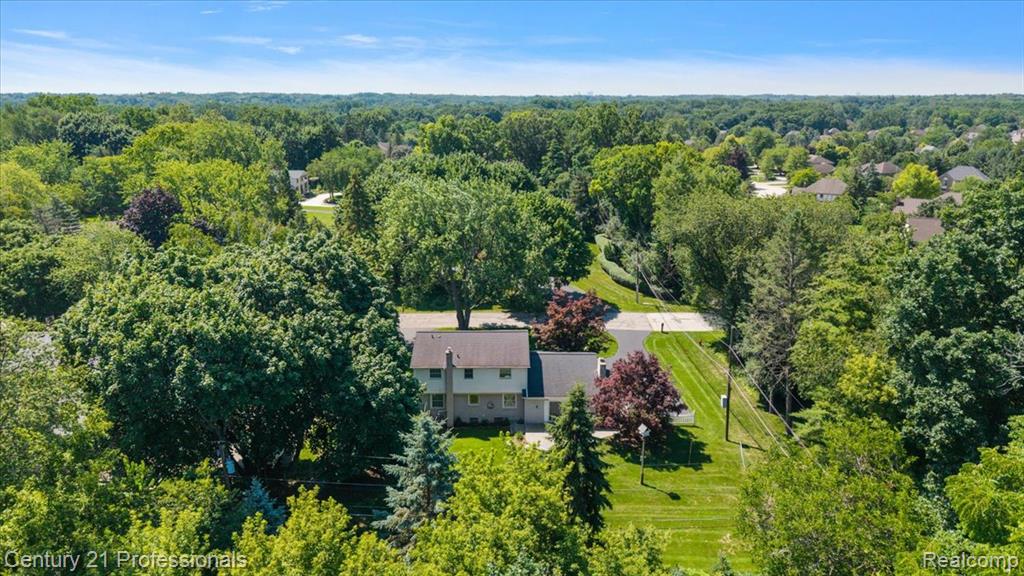 633 Foxhall Road, Bloomfield Hills, MI 48304 — Photo 18