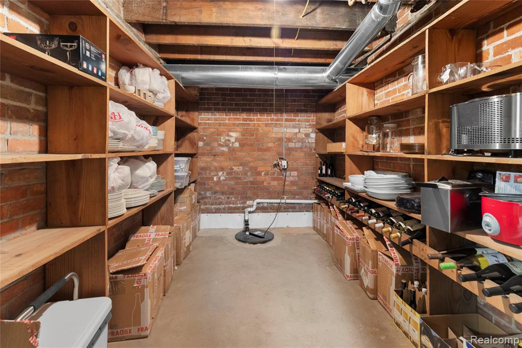 1450 Iroquois Street, Detroit, MI 48214 — Photo 54