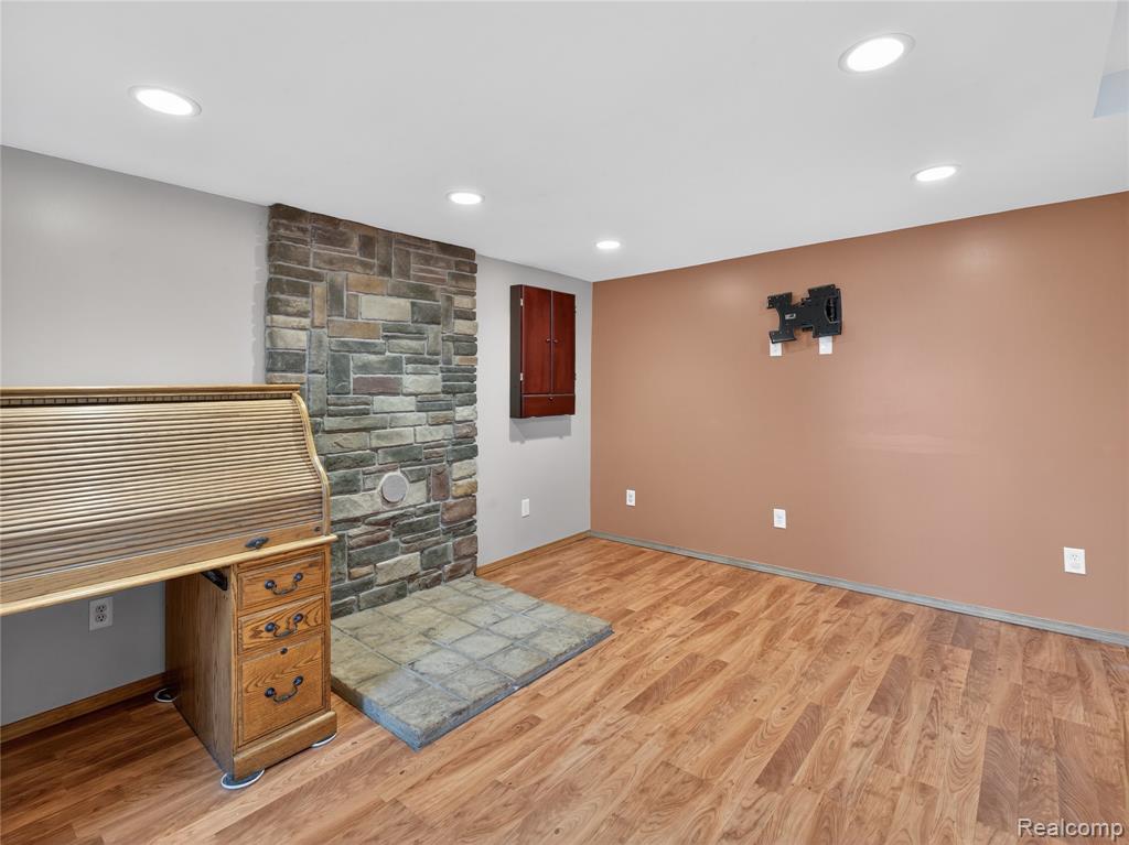 43801 Burtrig Road, Van Buren, MI 48111 — Photo 18