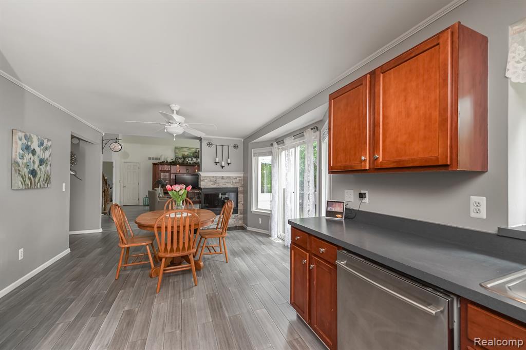 5842 GLEN CREEK Court, Ann Arbor, MI 48108 — Photo 10