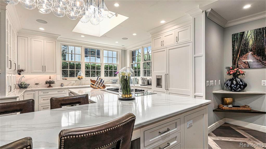 97 TOURAINE Road, Grosse Pointe Farms, MI 48236 — Photo 4