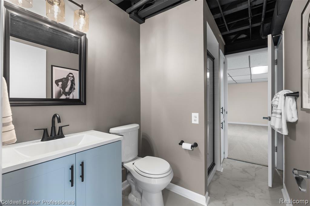 4347 Apple Valley Lane, West Bloomfield, MI 48323 — Photo 40