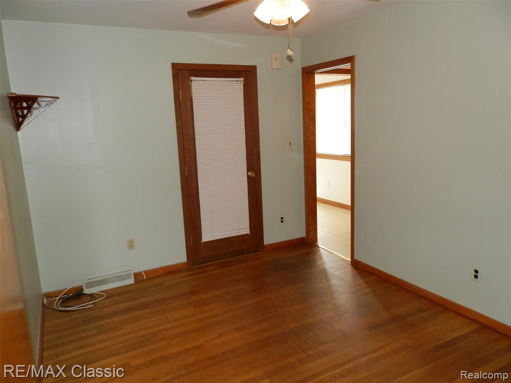 7736 Berwick Drive, Westland, MI — Photo 14