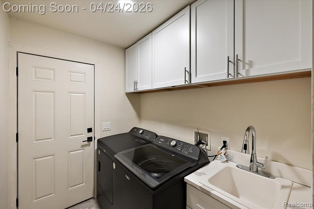 4389 Charing Way, Bloomfield Hills, MI 48304 — Photo 16