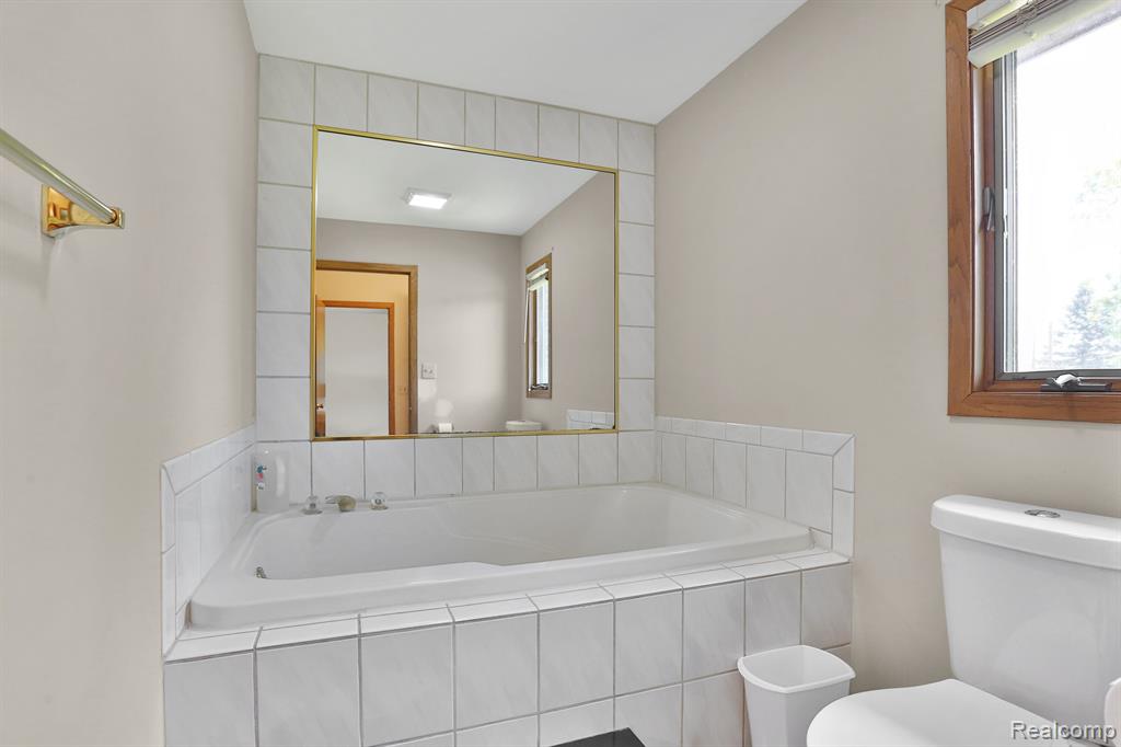 53201 MARANATHA Lane, Wixom, MI 48393 — Photo 22