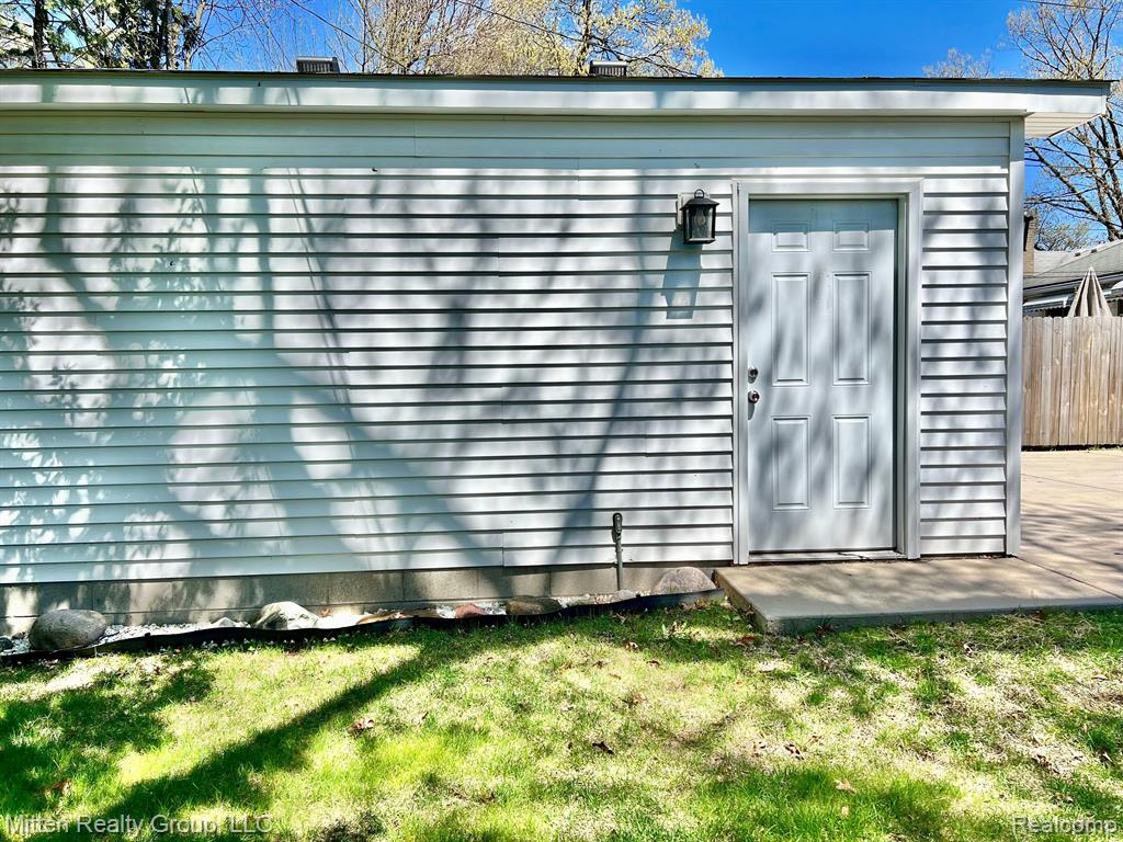 539 EDGEWOOD Place, Ferndale, MI 48220 — Photo 35