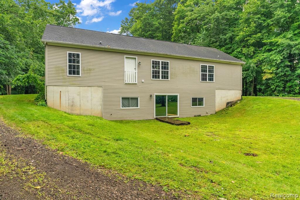 6917 CHASE LAKE Road, Fowlerville, MI 48836 — Photo 5