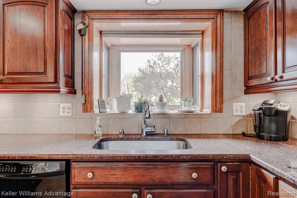 41451 Waterfall Road, Northville, MI 48168 — Photo 14
