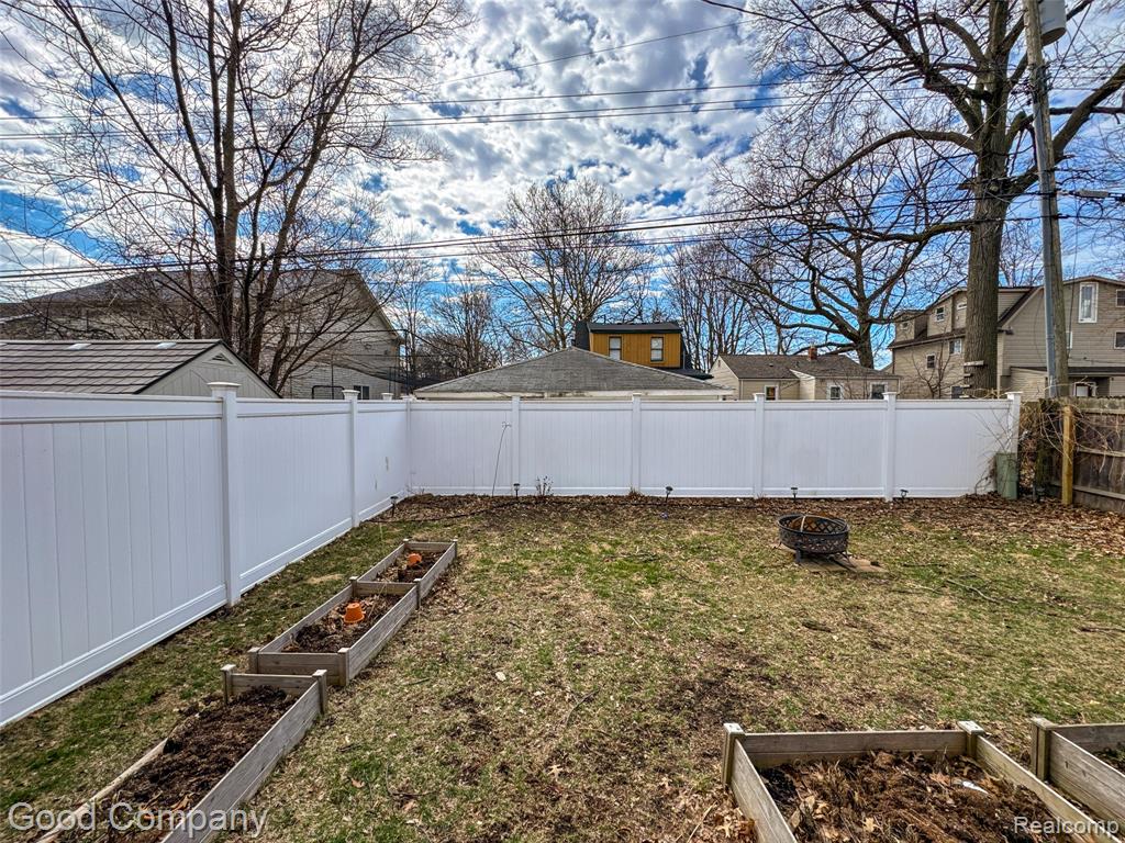 568 E Coy Avenue, Hazel Park, MI 48030 — Photo 29