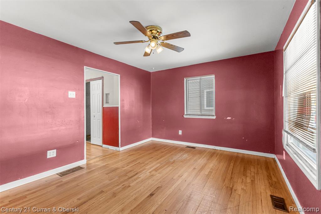 8025 Oak Street, Taylor, MI 48180 — Photo 5