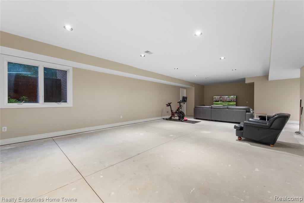 3279 SHOREWOOD Avenue, Fort Gratiot, MI 48059 — Photo 44