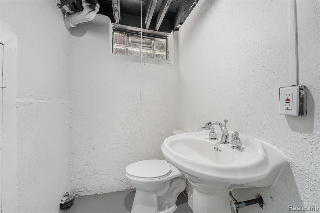 5511 COURVILLE Street, Detroit, MI 48224 — Photo 23