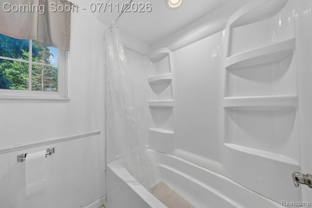 4430 N Center Road, Flint, MI 48506 — Photo 16