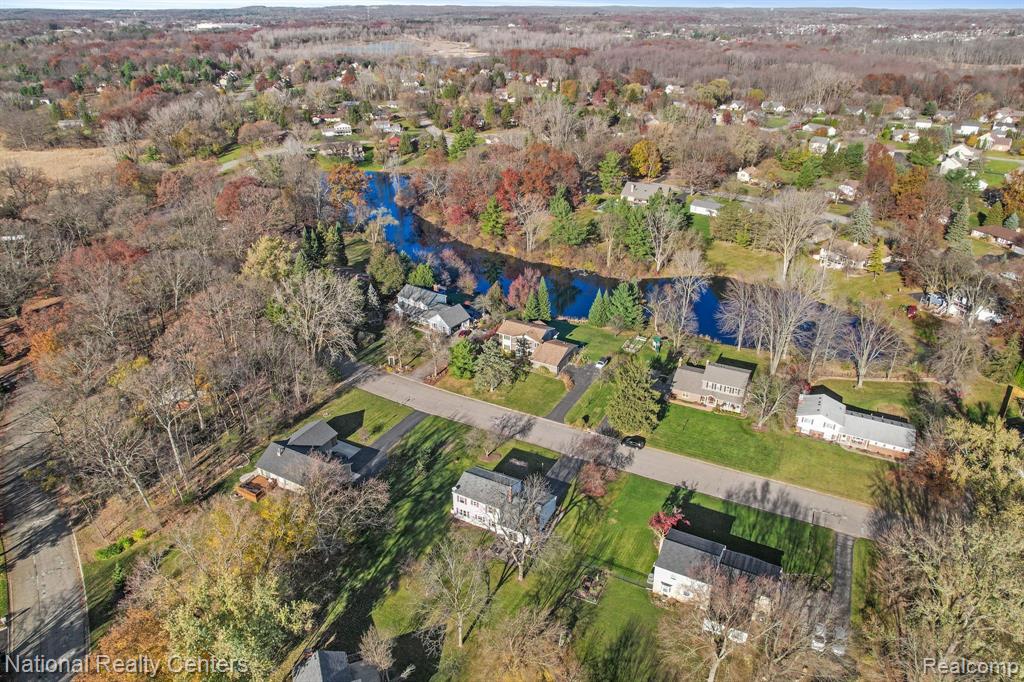 9812 ATWOOD Drive, South Lyon, MI 48178 — Photo 13