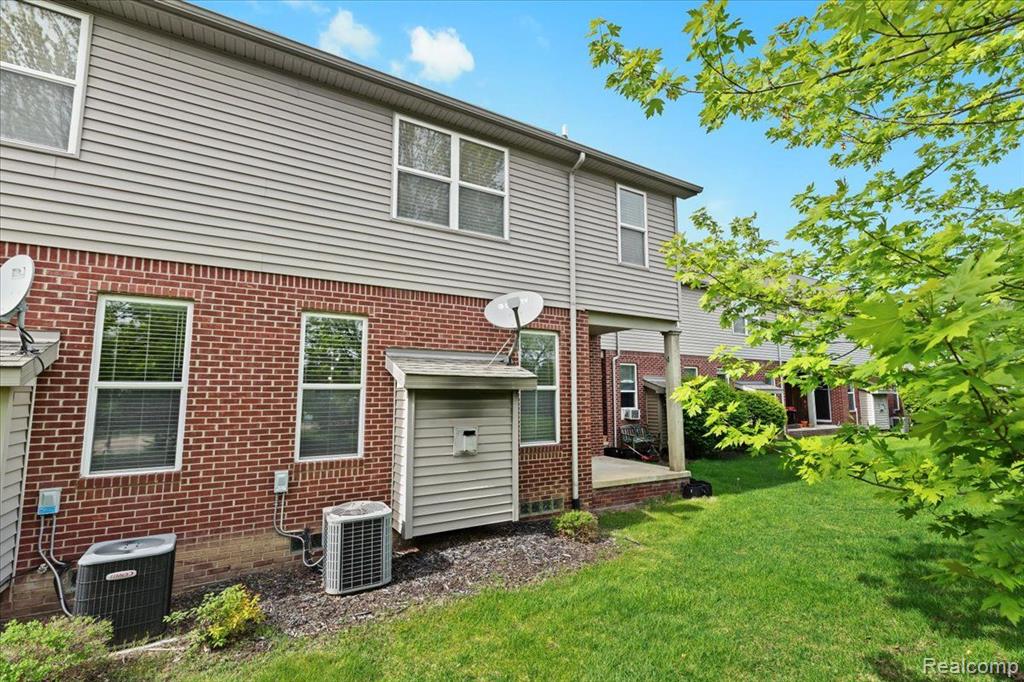 5949 HIGH POINT COURT, Brighton, MI 48116 — Photo 28