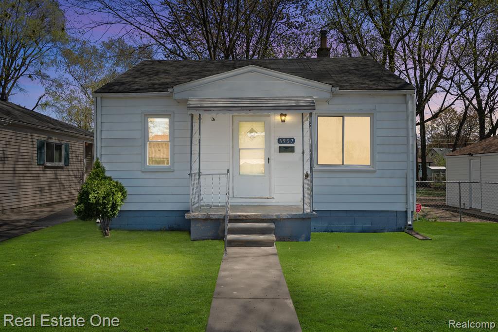 4957 ZIEGLER Street, Dearborn Heights, MI 48125 — Photo 13