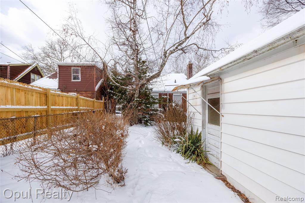 6514 Woodmont Avenue, Detroit, MI 48228 — Photo 18