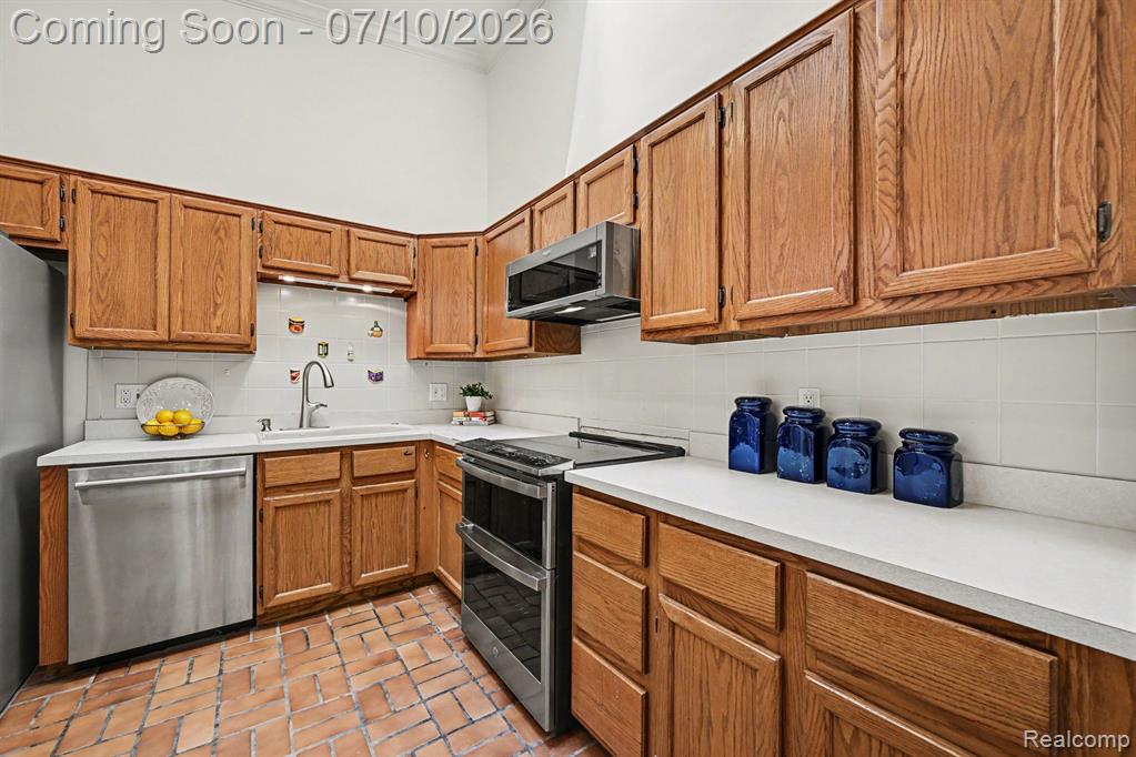 7140 Green Farm Road, West Bloomfield, MI — Photo 13