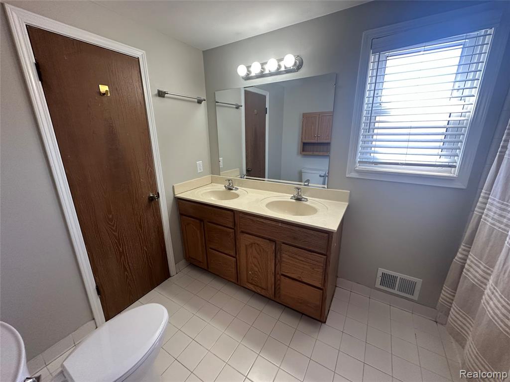 7534 Charrington Drive, Canton, MI 48187 — Photo 20