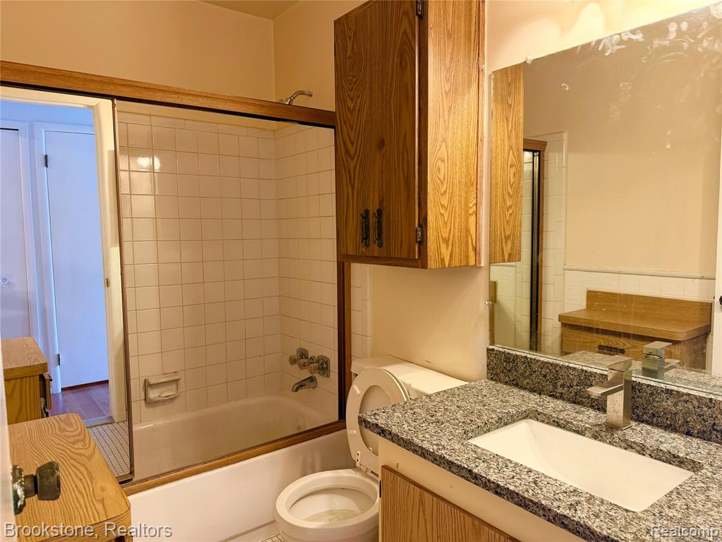 8401 18 Mile Road, 196, Sterling Heights, MI 48313 — Photo 13