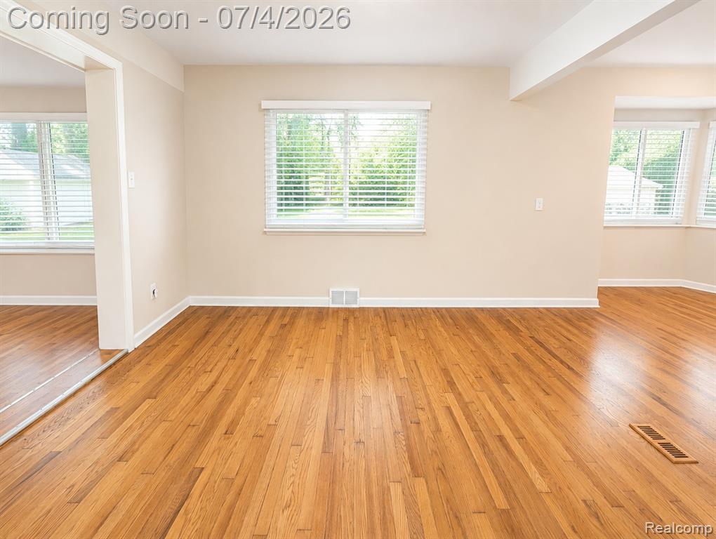 20552 Huntington Avenue, Harper Woods, MI 48225 — Photo 8