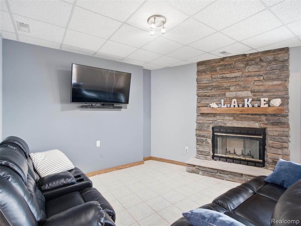 14292 Westman Drive, Fenton, MI 48430 — Photo 16