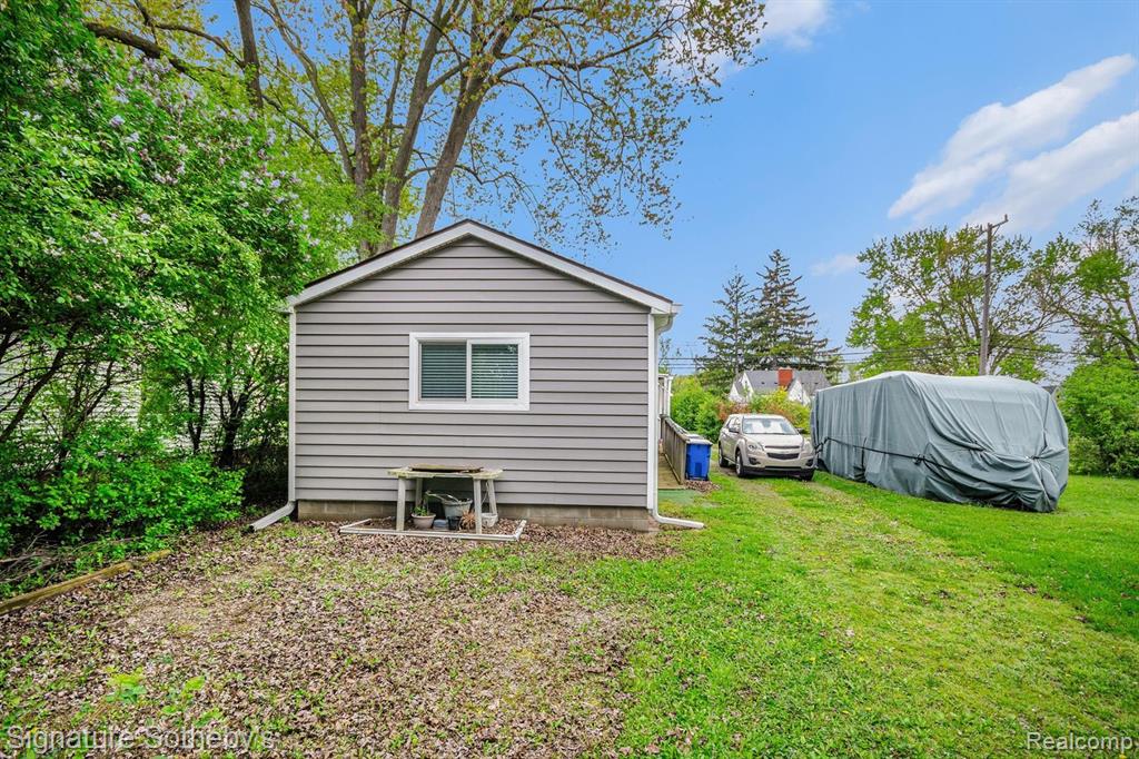 72 MARION Avenue, Waterford, MI 48328 — Photo 16