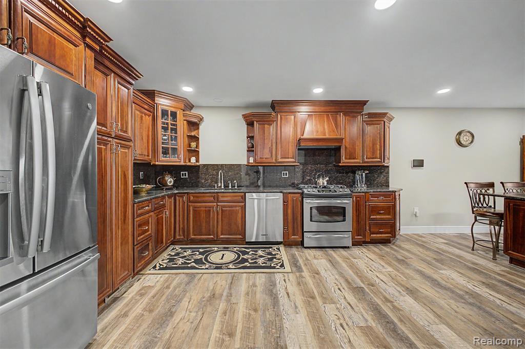 816 N Beech Daly Road, Dearborn Heights, MI 48127 — Photo 15