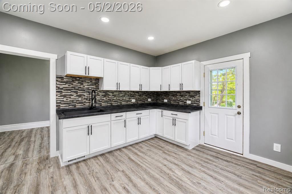 430 Holbrook Street, Detroit, MI 48202 — Photo 15