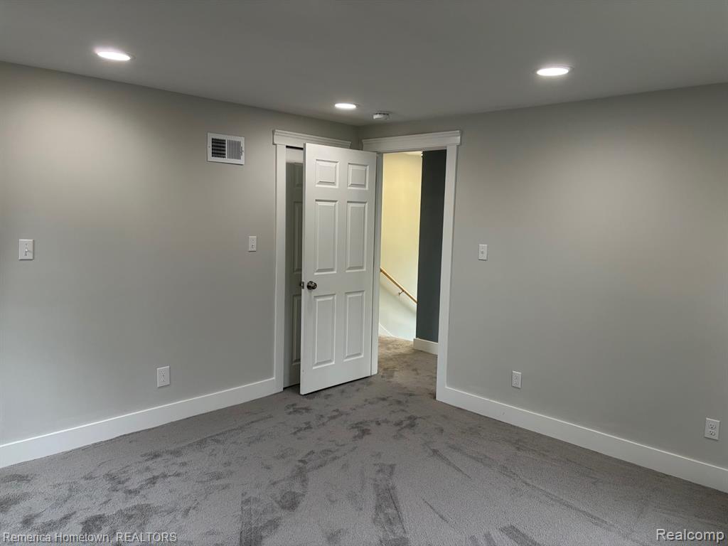 9614 Auburndale Street, Livonia, MI 48150 — Photo 14