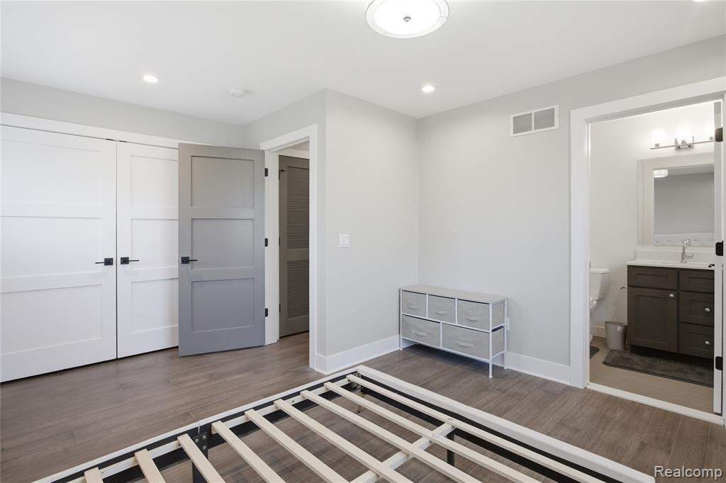 4221 W 14 Mile Road, Royal Oak, MI 48073 — Photo 33