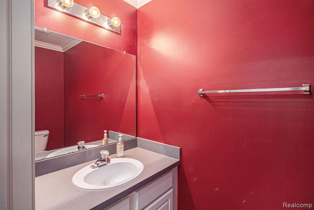 6438 Club Court W, Grand Blanc, MI 48439 — Photo 16
