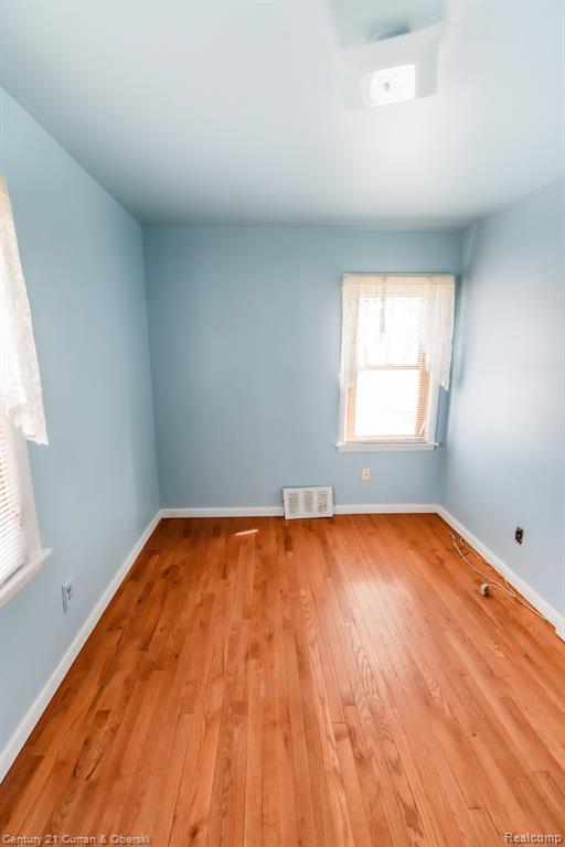 7961 WEDDEL Street, Taylor, MI 48180 — Photo 8