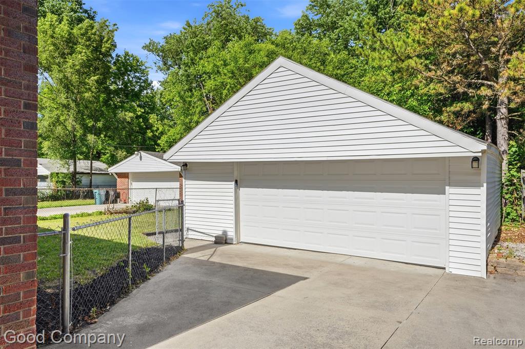 23470 Oneida Street, Oak Park, MI 48237 — Photo 25
